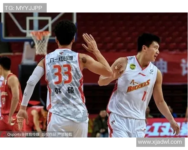 2018年八一队与新疆队激战回顾：篮球场上的激情与荣耀对决