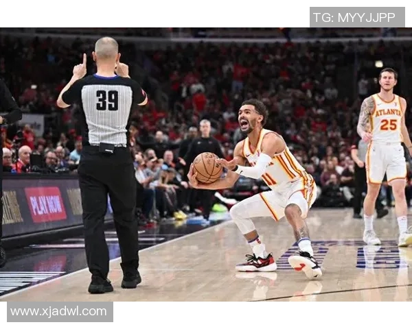 特雷杨的篮球之路：从新秀到全明星的成长故事与挑战